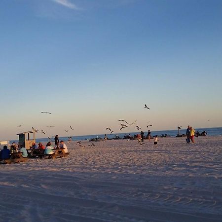 A Wave From It All Beach Resort Gulf Shores Exterior photo